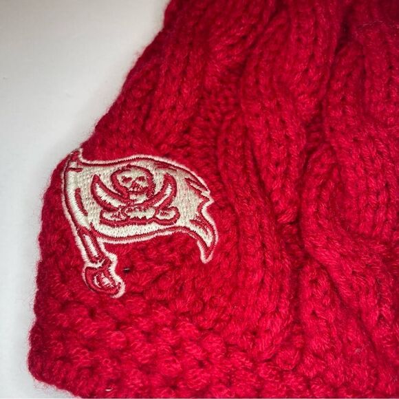 Tampa Bay Buccaneers Red Knit Newsboy Cap Beanie Hat - Picture 6 of 9